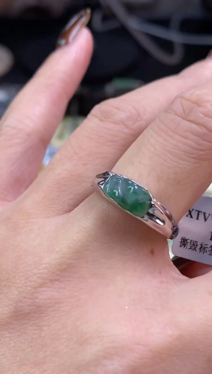 颈饰银S925镶嵌翡翠18759