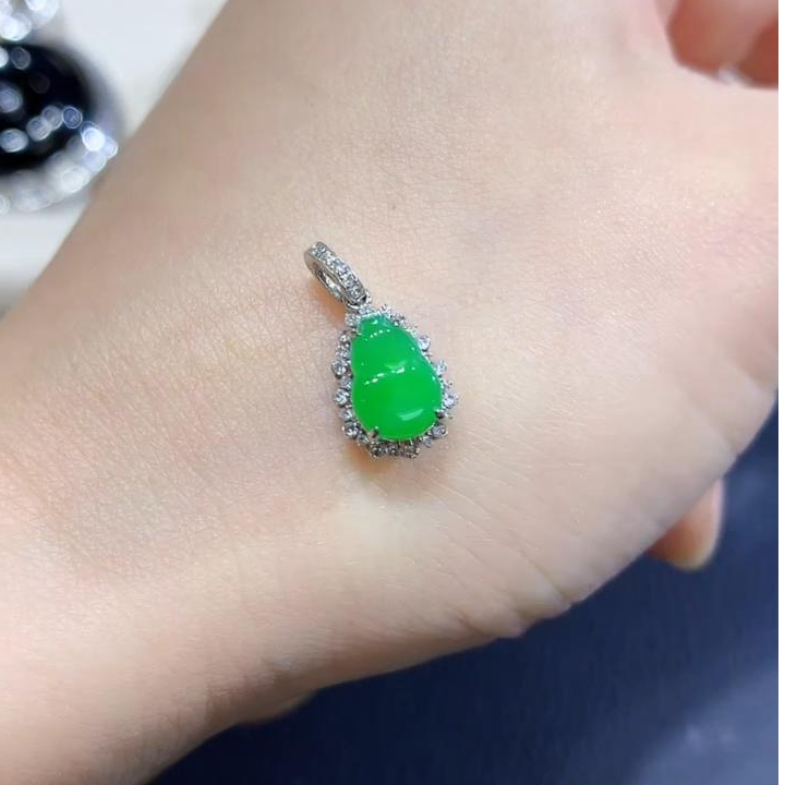 玥集珠宝 18K金 翡翠葫芦吊坠  （不含链）多样性发货一件 LF