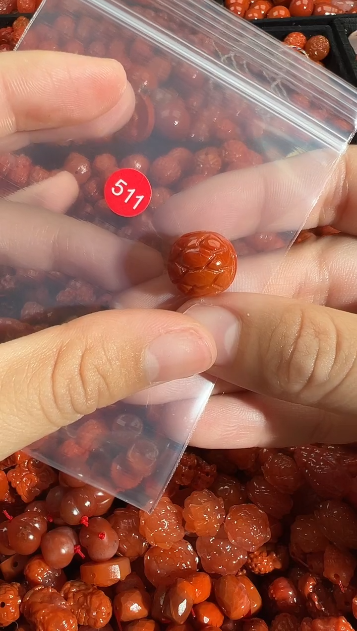颈饰未镶嵌南红玛瑙1