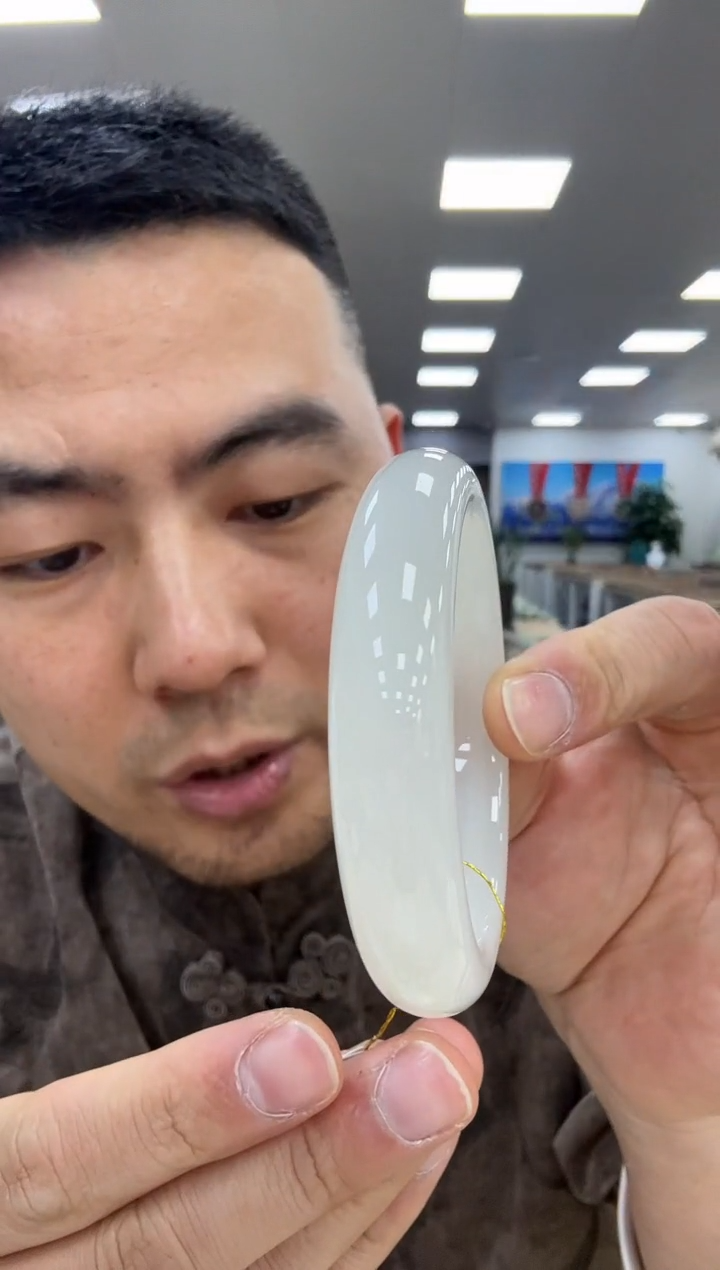【闪购商品】和田玉手镯未镶嵌53  110