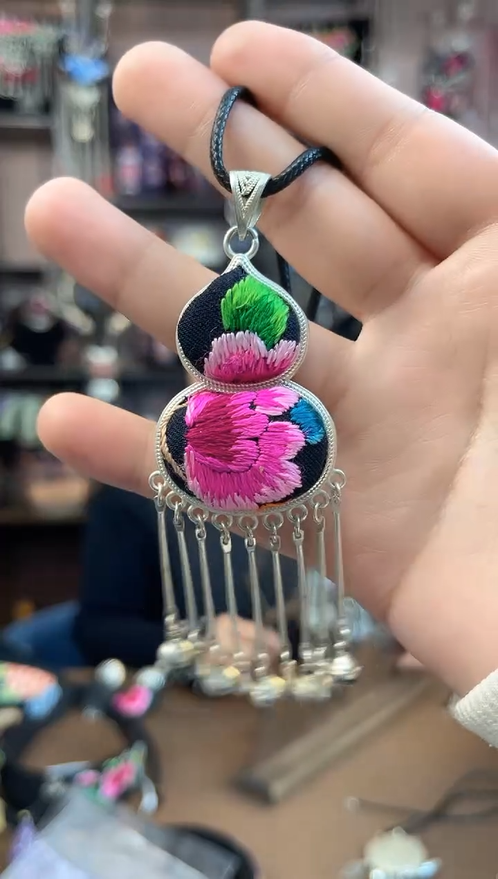 织绣民族风手工非遗老绣饰品309