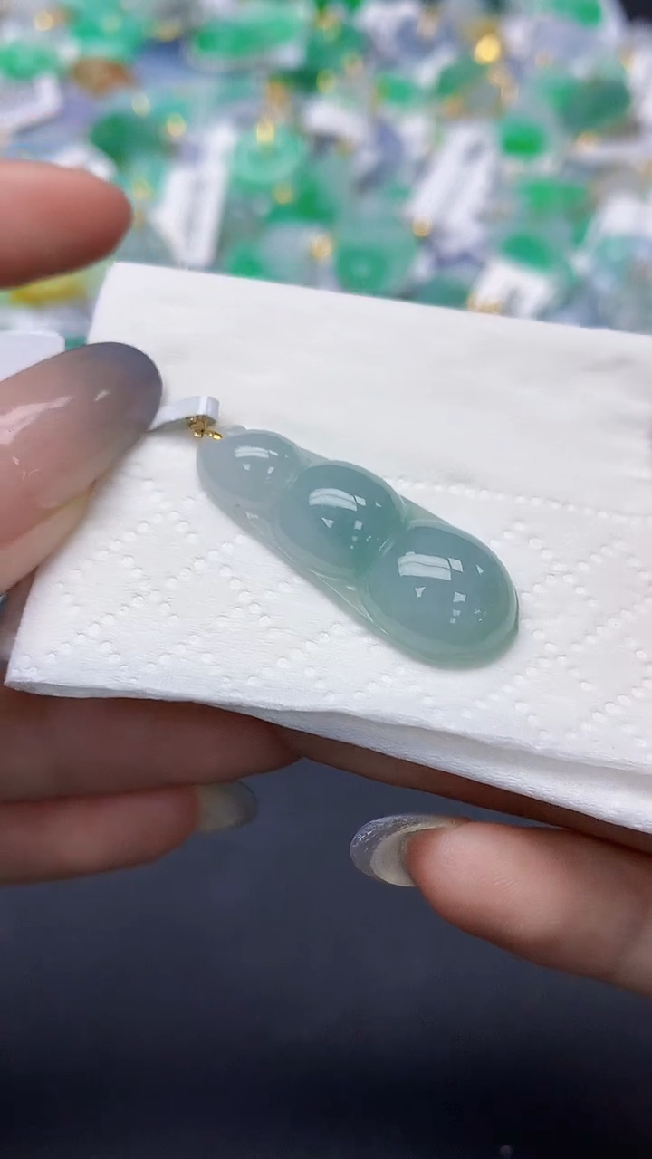 翡翠未镶嵌颈饰天然缅甸a货翡翠