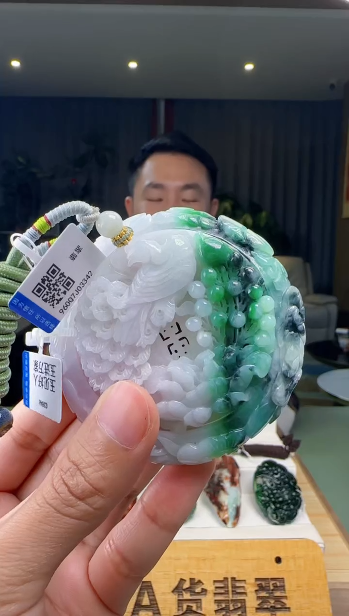 【闪购商品】翡翠手镯未镶嵌一套+底座XM@@960Q7J03342