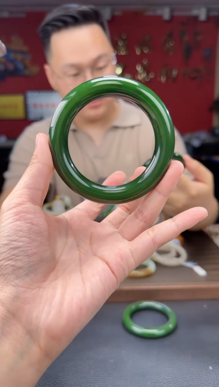 和田玉未镶嵌颈饰碧玉胖圆条57