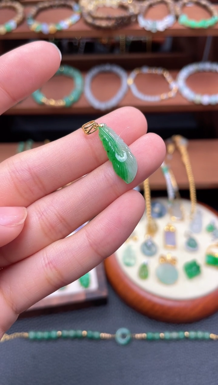 【闪购商品】翡翠吊坠(不含链)18K金镶嵌一个  JK305