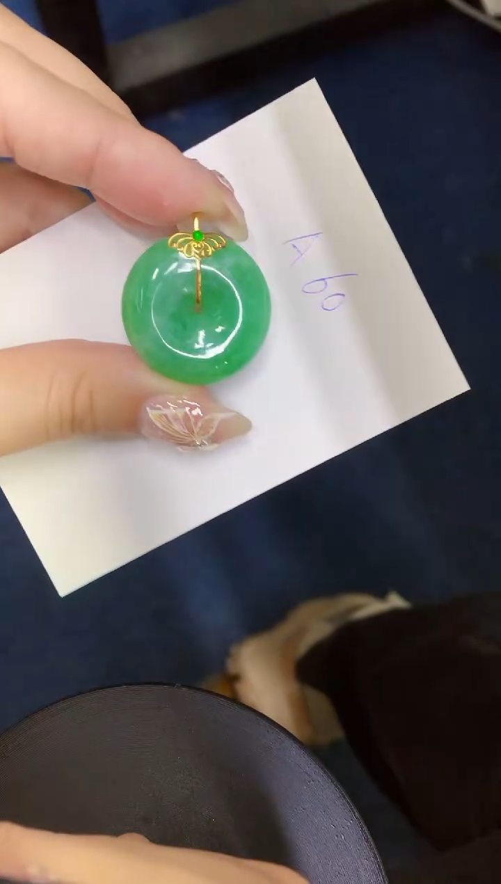 【闪购商品】翡翠颈饰18K金镶嵌0000000000