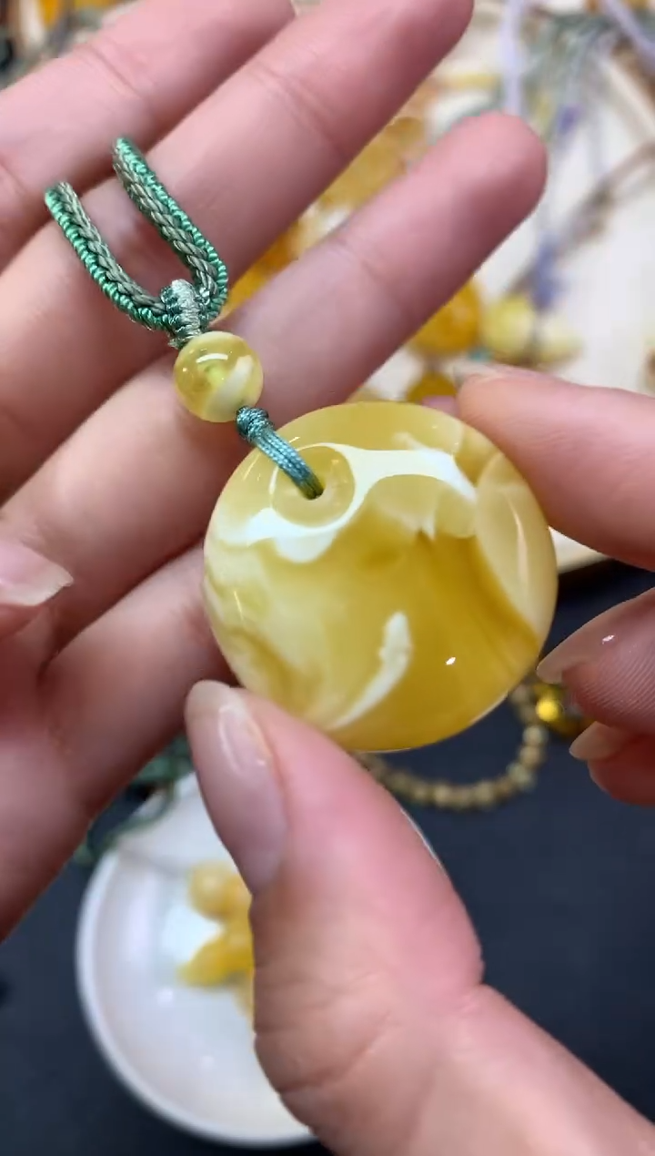 【闪购商品】蜜蜡裸石未镶嵌吊坠A380|999