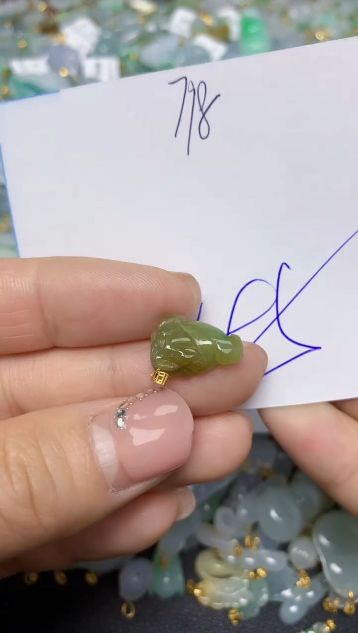 【闪购商品】翡翠挂件18K金镶嵌 天然翡翠A货