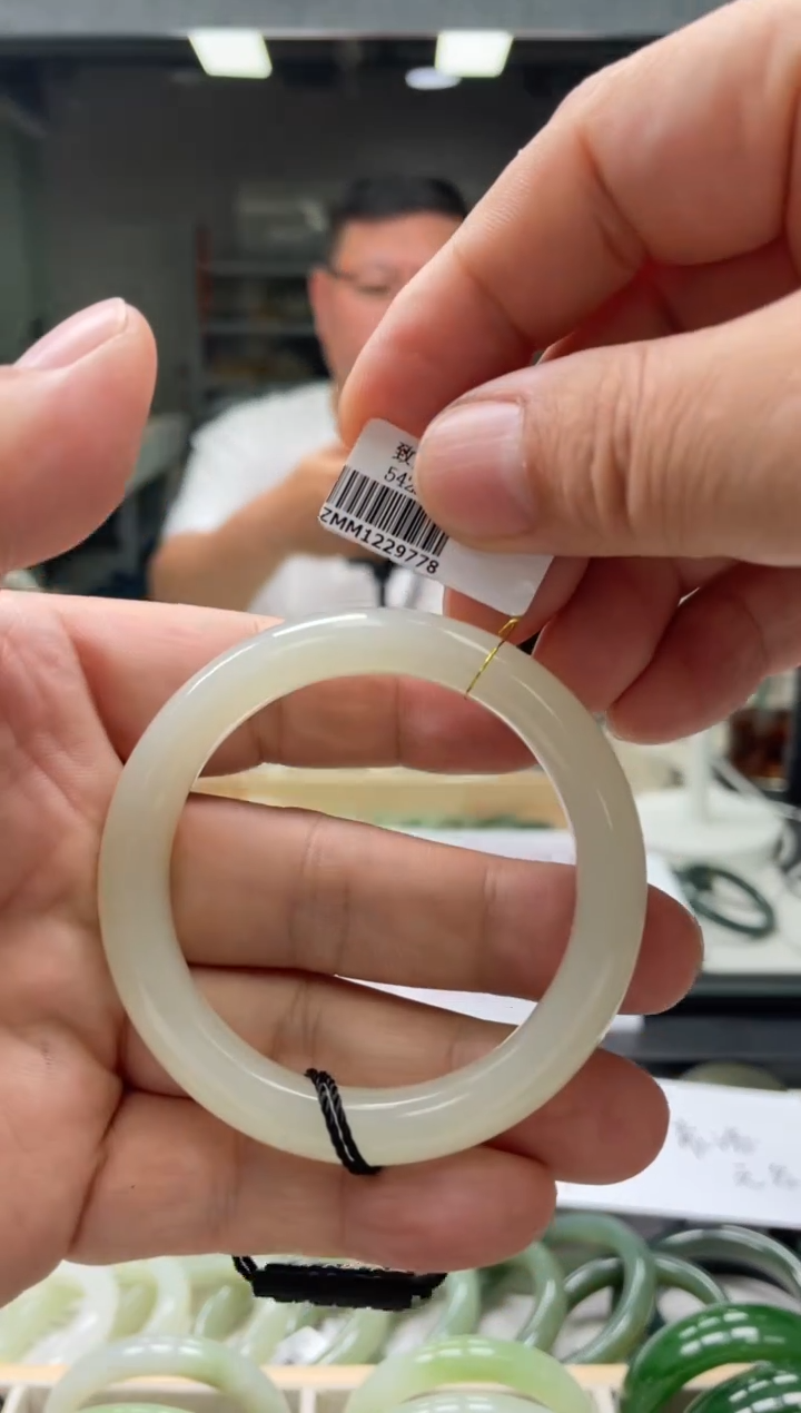 【闪购商品】和田玉手镯未镶嵌编码9778 圈口52-53