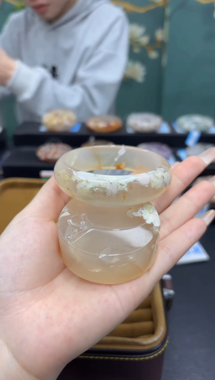 【闪购商品】石英质玉未镶嵌手镯C526(58圈赠送镯心)