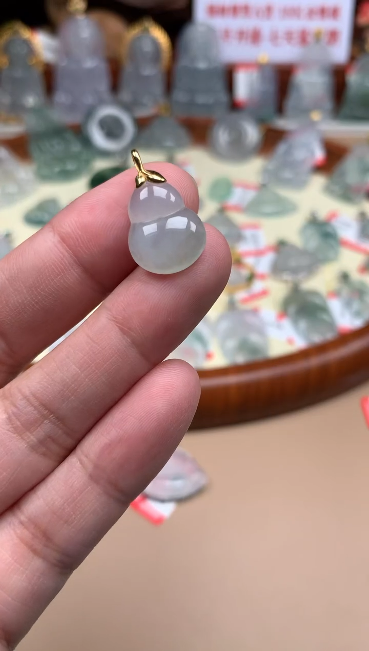 【闪购商品】翡翠颈饰18K金镶嵌葫芦