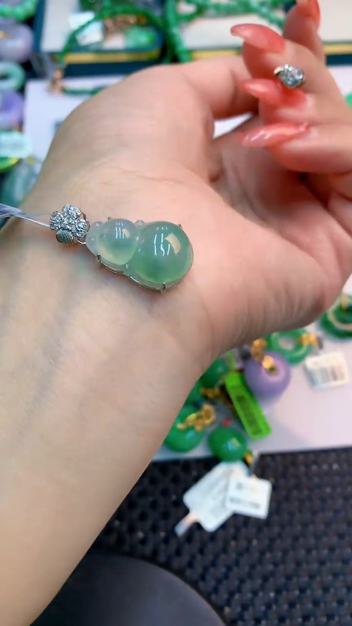 颈饰未镶嵌翡翠1