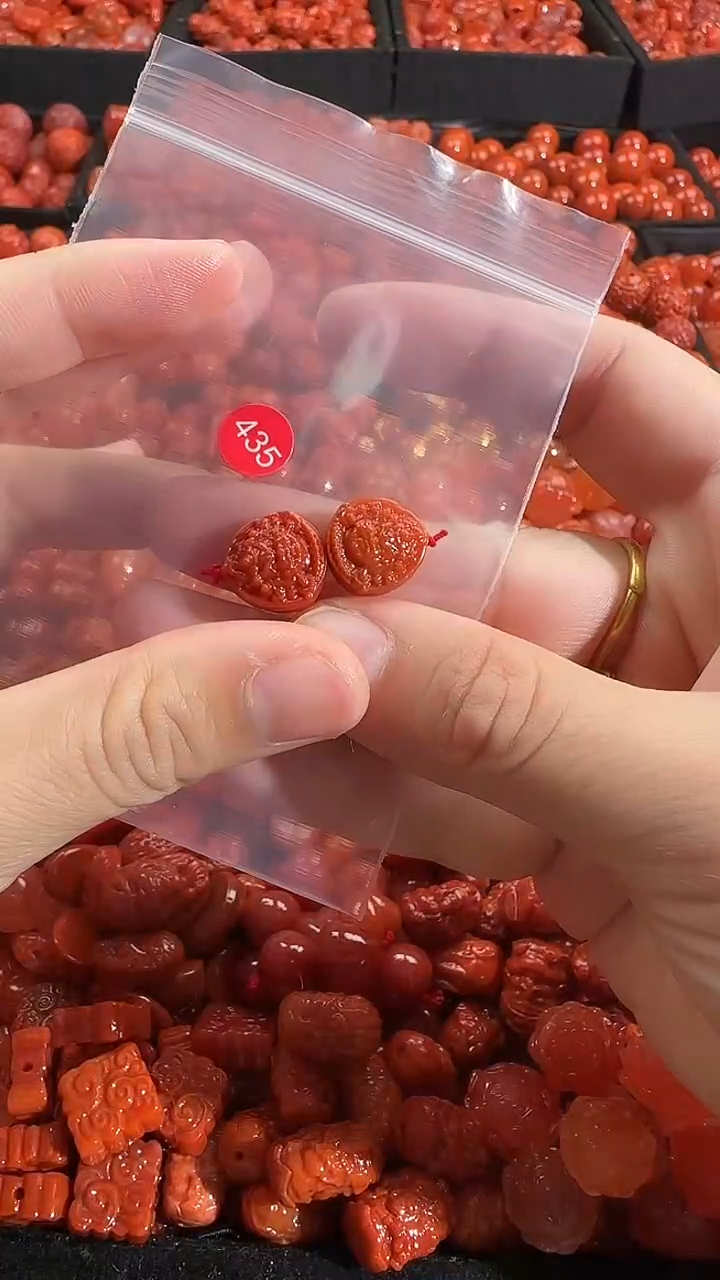 颈饰未镶嵌南红玛瑙1