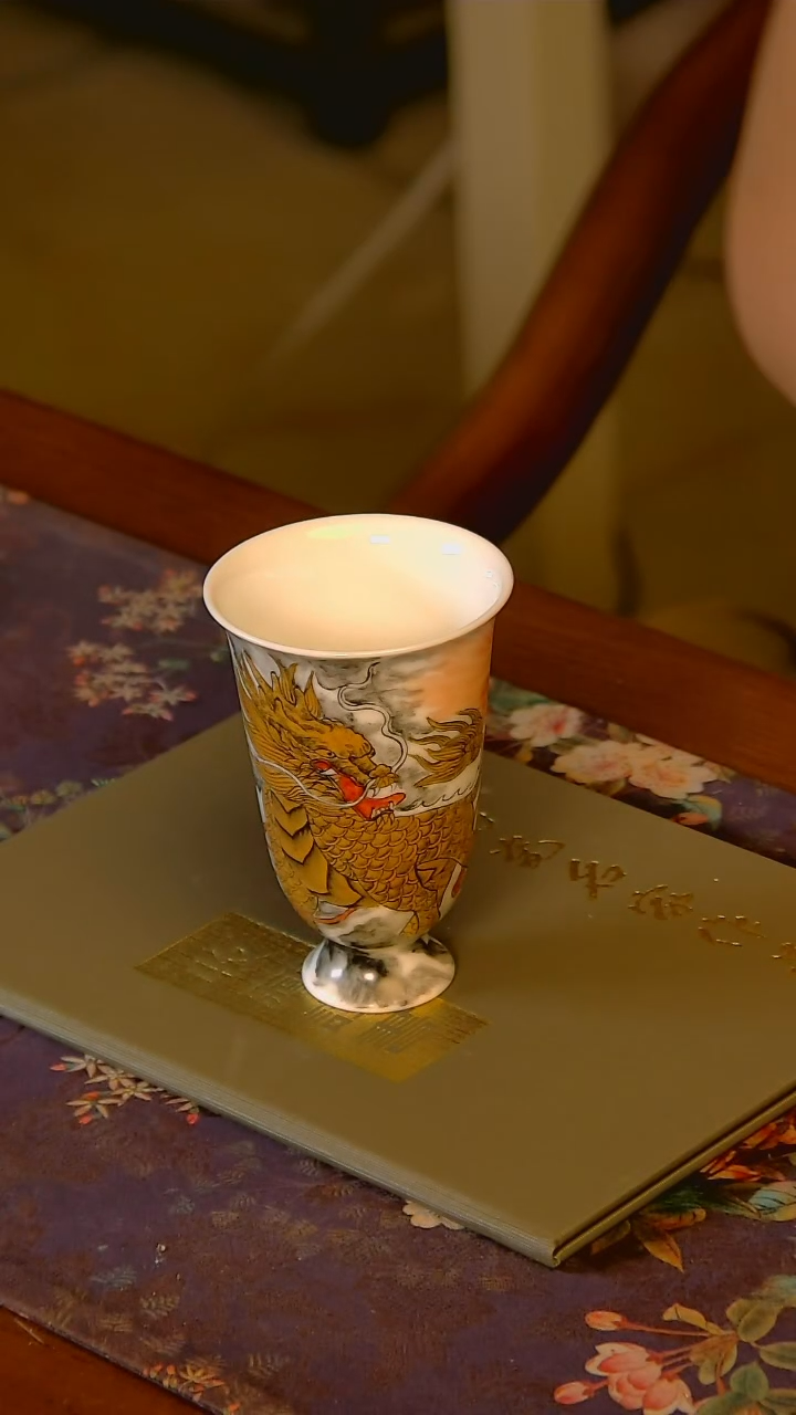 杯手工手绘杯杯很美丽