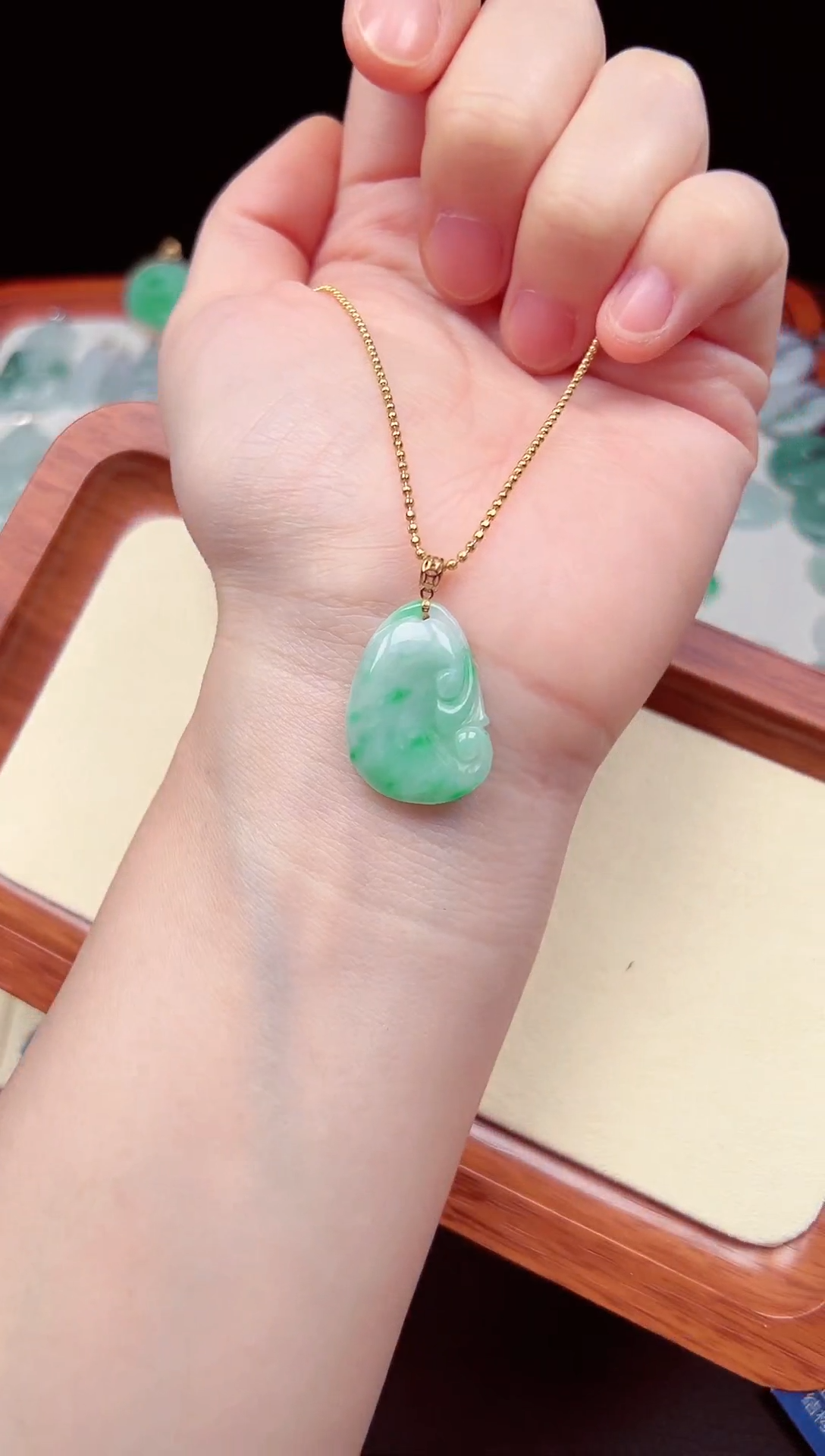 【闪购商品】翡翠颈饰18K金镶嵌如意