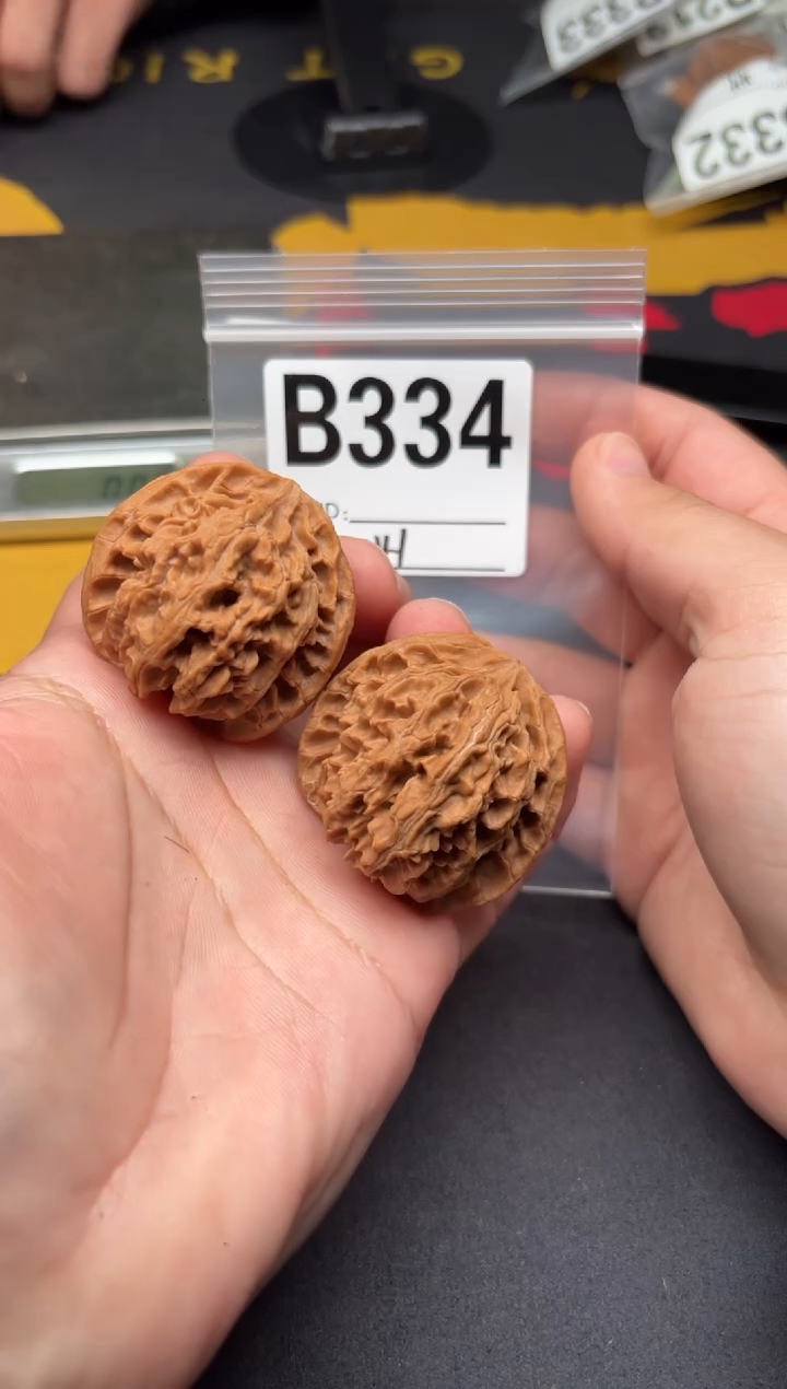 吊坠文玩核桃苹果园41-B334