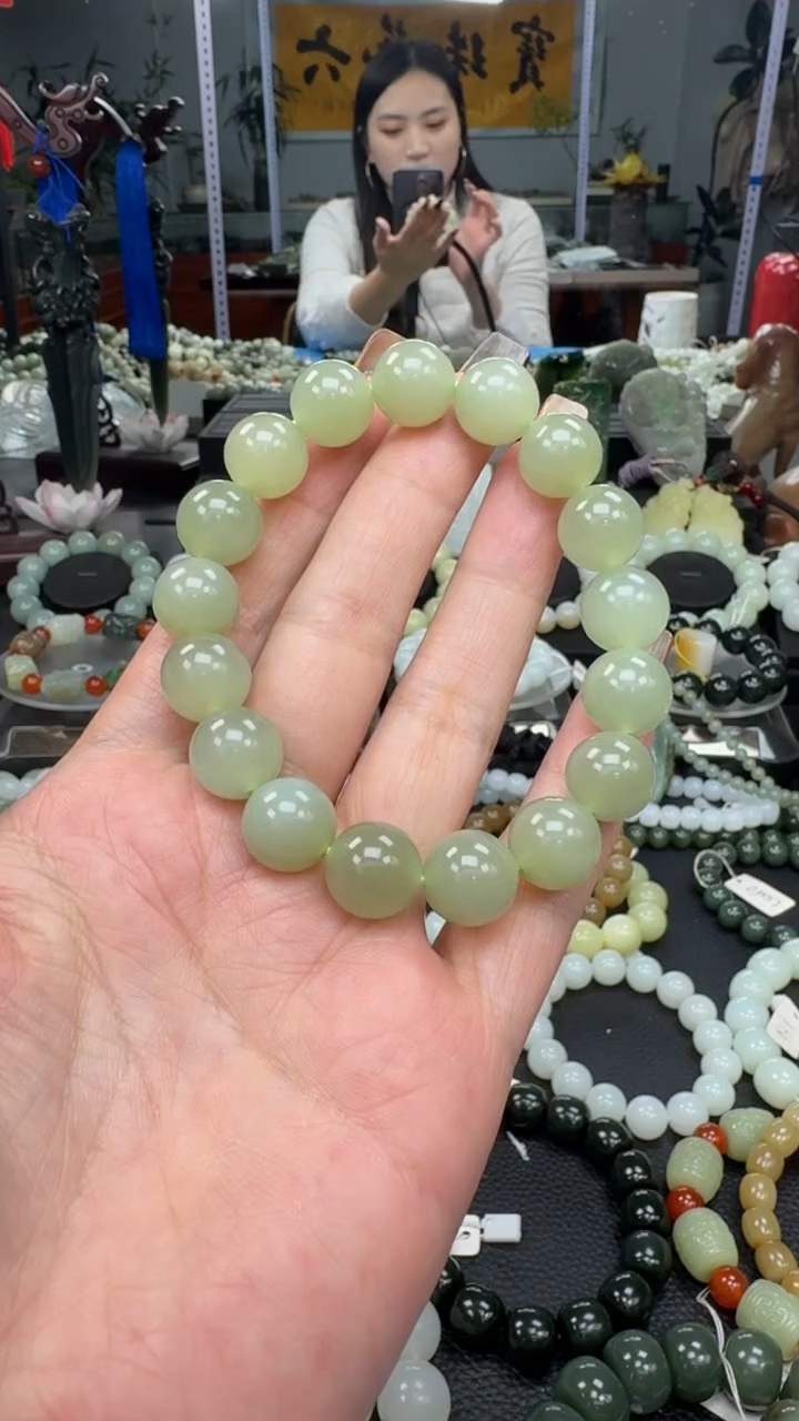 未镶嵌手串和田玉湖水绿卡12