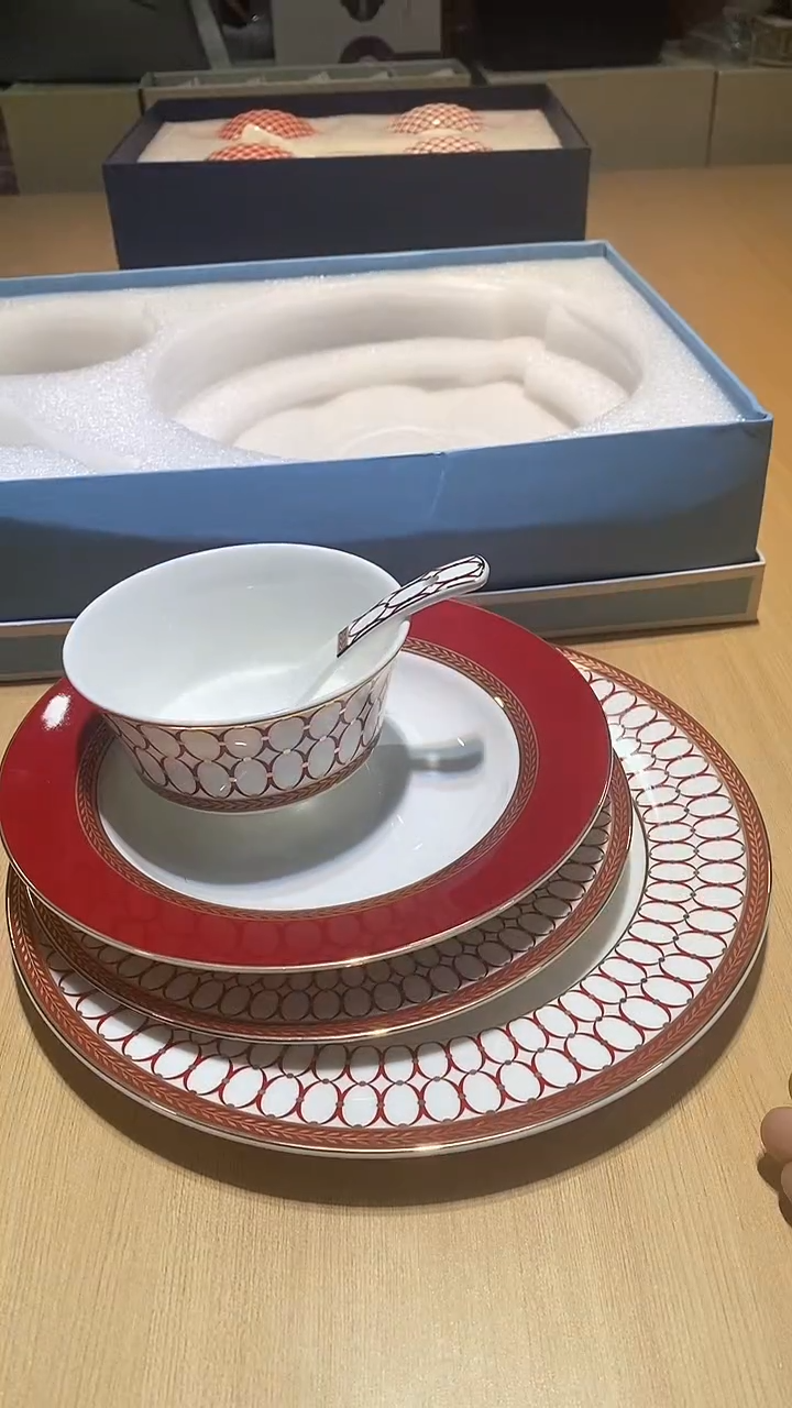 【闪购商品】瓷片锅碗瓢盆一件不剩