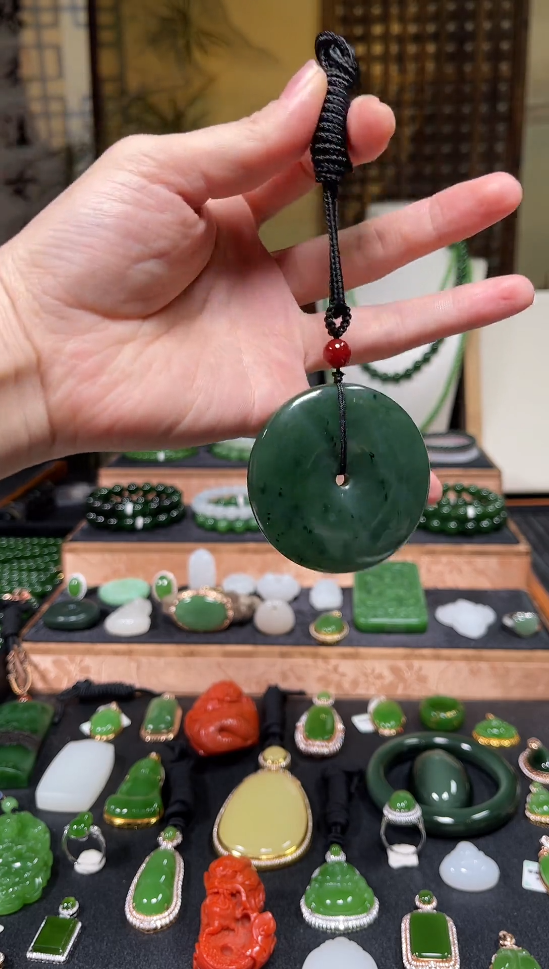 颈饰未镶嵌和田玉大平安扣吊坠多样性发一