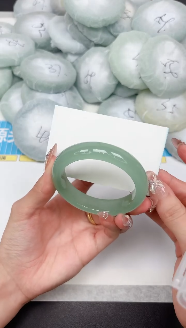 石英质玉手镯未镶嵌100-54.8