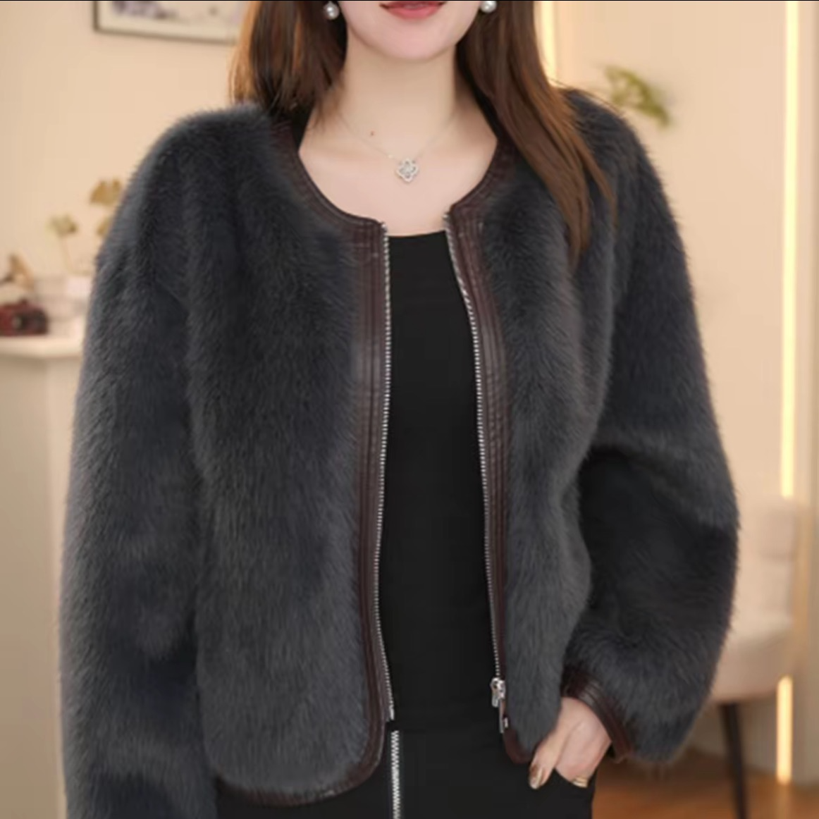 2025年秋冬新款气质百搭小香风显瘦保暖雪兰貂外套21362-盼盼