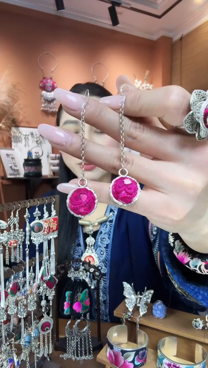 【闪购商品】刺绣纯手工民族风耳环