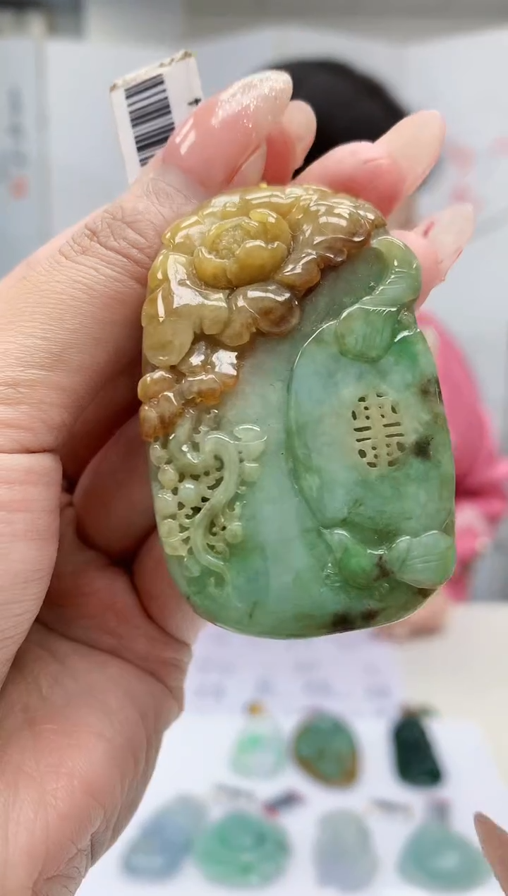 【闪购商品】定制翡翠未镶嵌4852MM-毛货挂件150