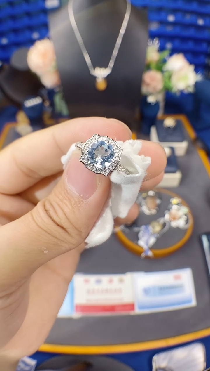 【闪购商品】海蓝宝石戒指银S925镶嵌带证书
