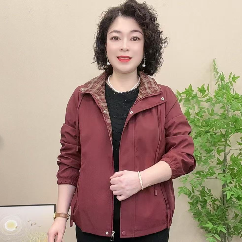 长袖妈妈外套宽松中老年女装常规秋季适中休闲纯色连帽拉链百搭