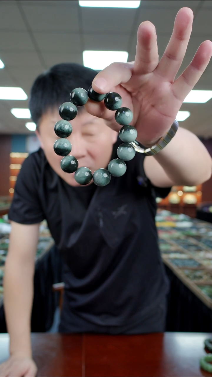 未镶嵌手链透闪石质玉手串