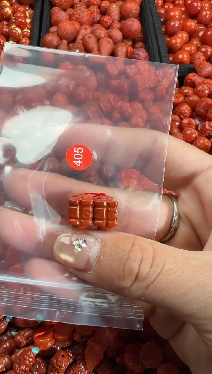 南红玛瑙未镶嵌颈饰1