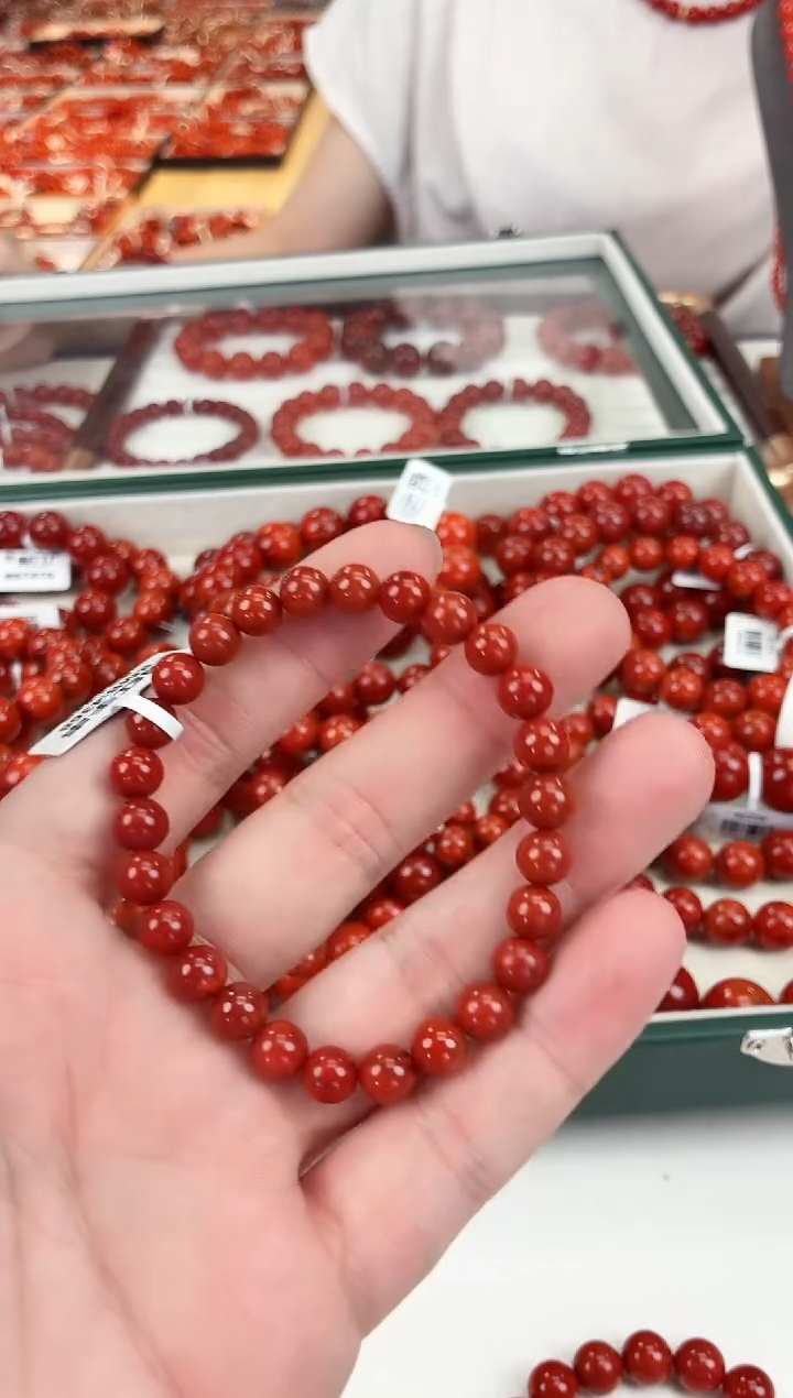 南红玛瑙瓦西手串7+未镶嵌一个/条