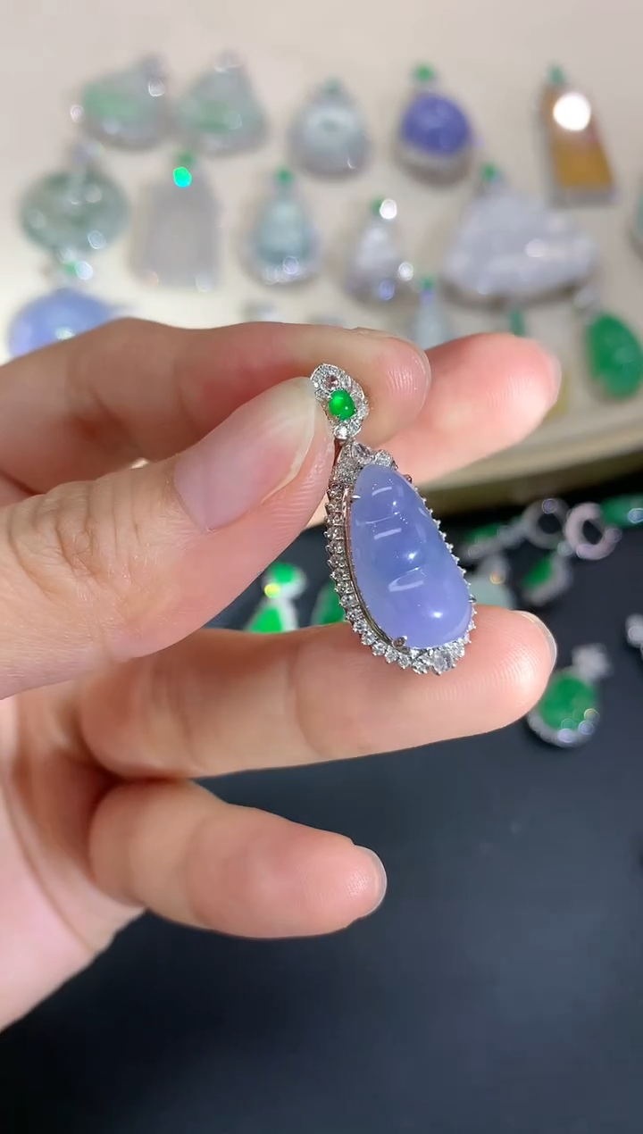 【闪购商品】翡翠18K金镶嵌吊坠(不含链)豆子A01|19800