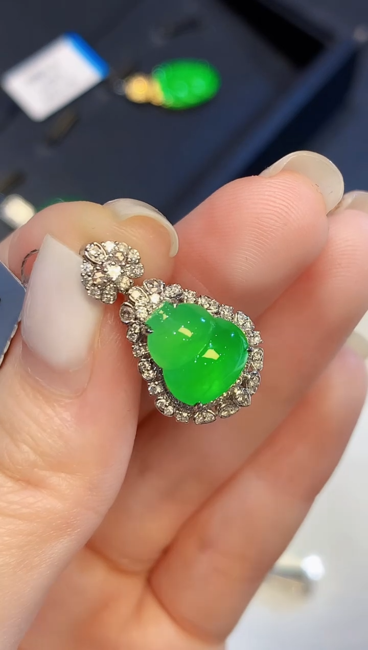 吊坠(不含链)18K金镶嵌翡翠YS