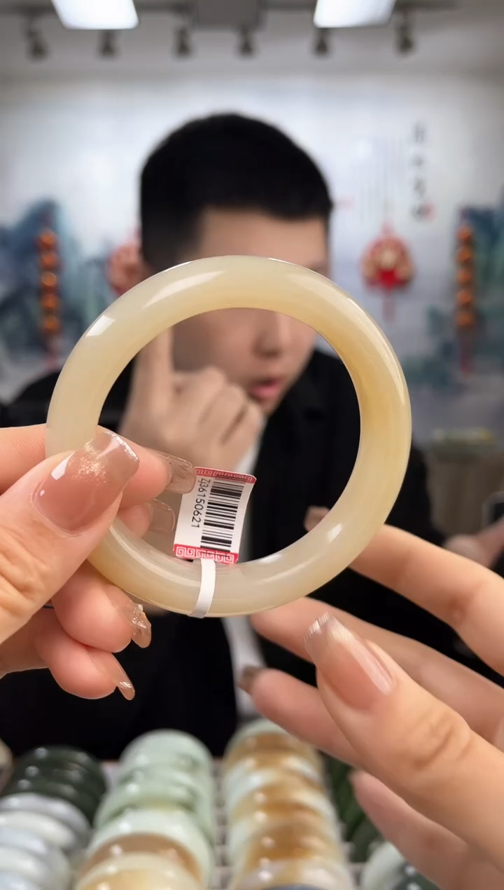 【闪购商品】和田玉手镯未镶嵌58-59圈口0621