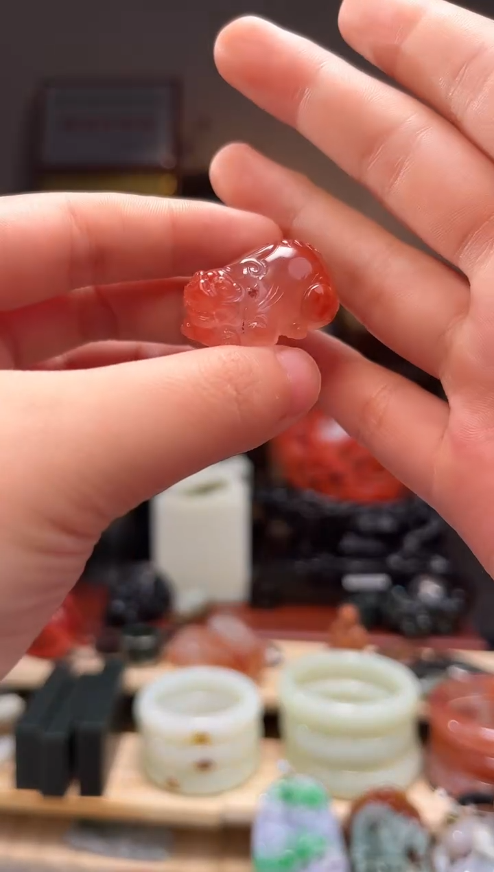 颈饰未镶嵌南红玛瑙吊坠