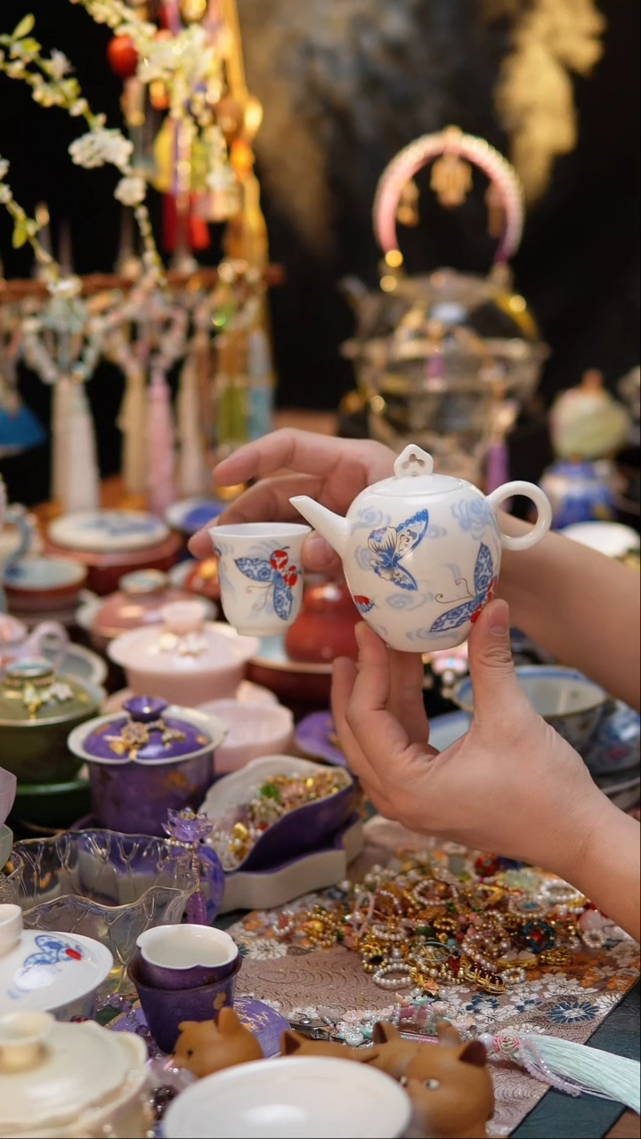 【闪购商品】蝴蝶美人尖壶+一杯