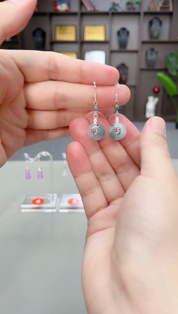 未镶嵌石英质玉（天山翠）耳饰721000