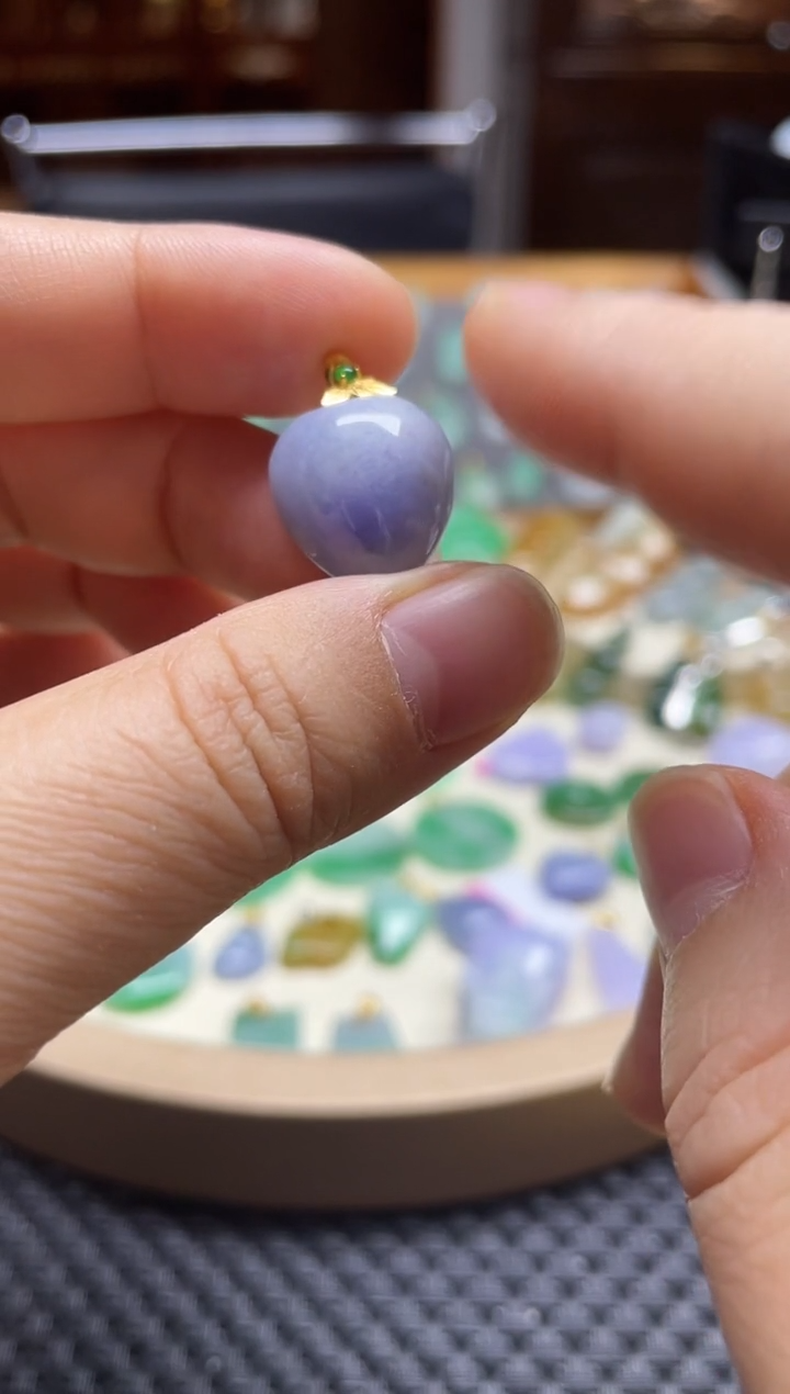 【闪购商品】翡翠颈饰18K金镶嵌桃心