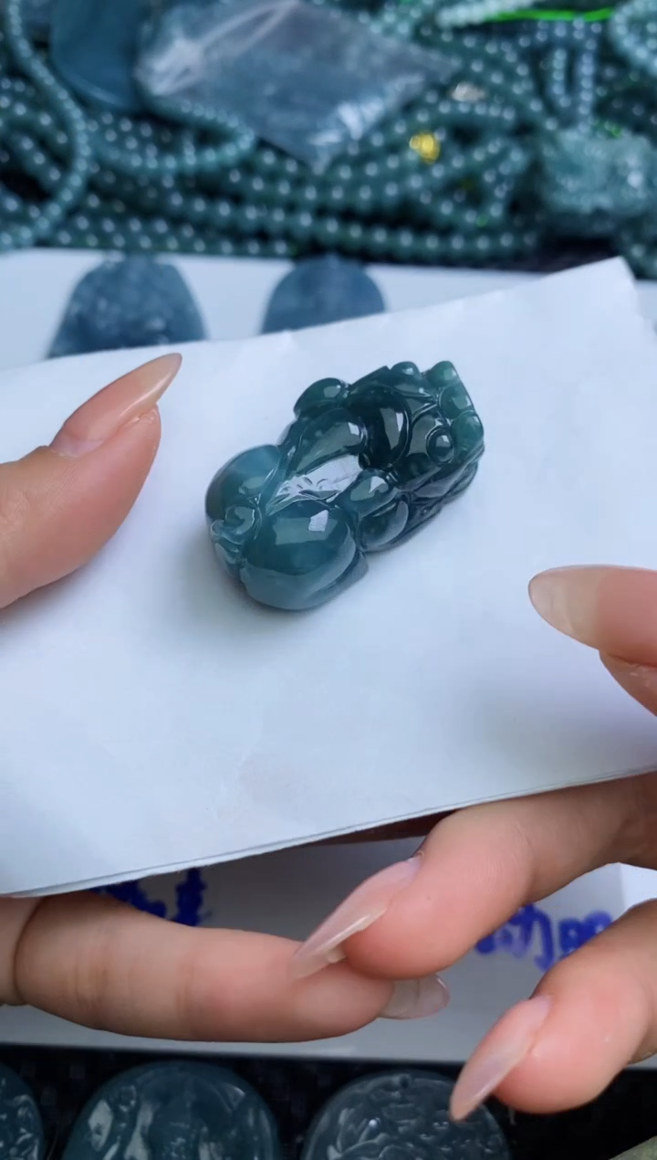 【闪购商品】翡翠颈饰未镶嵌         