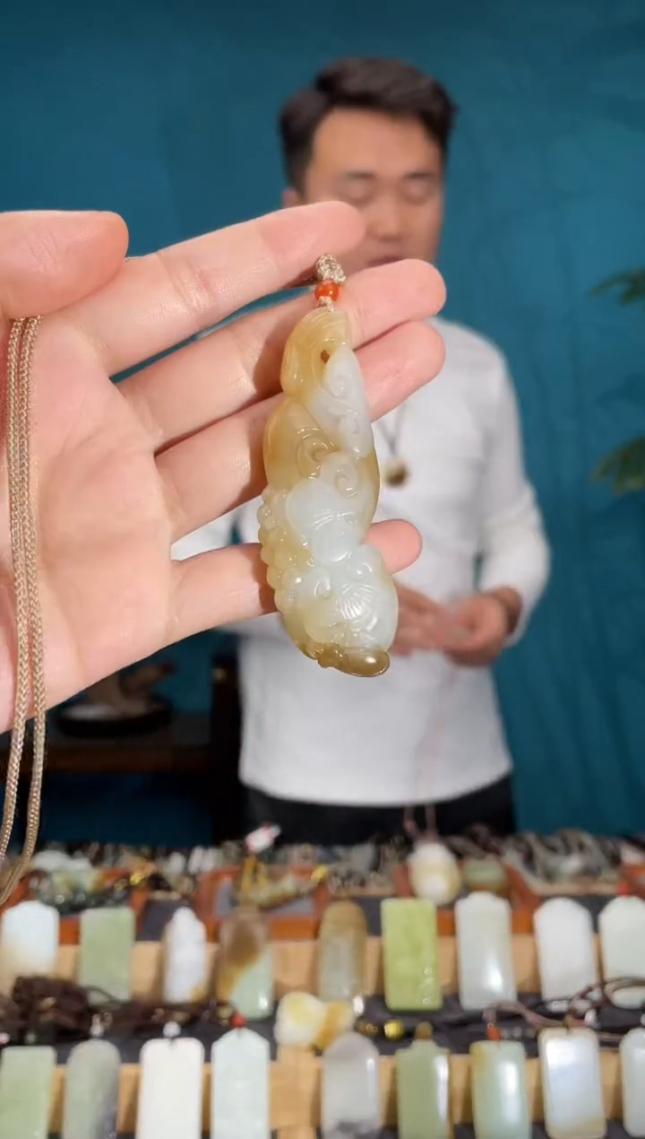 颈饰未镶嵌和田玉1