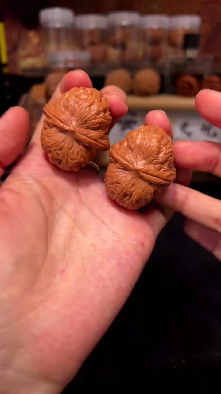 文玩核桃把件开播福利全品元宝40mm