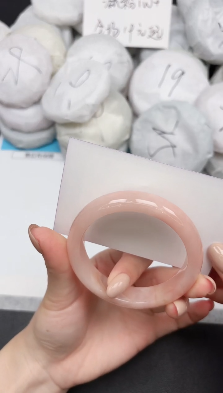 未镶嵌手镯石英质玉45/5556