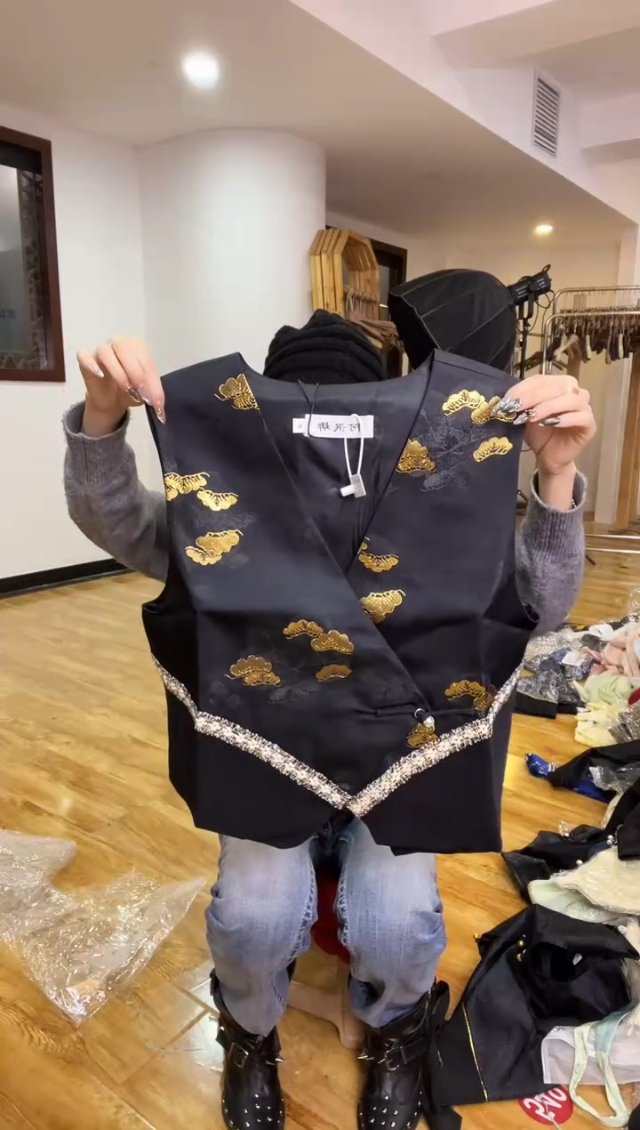 XL码      115-125斤  马甲