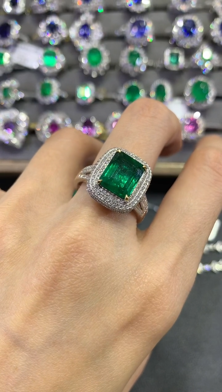 【闪购商品】祖母绿戒指18K金镶嵌a319