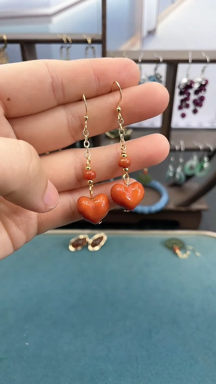 14K金镶嵌南红玛瑙耳饰南红爱心耳钩