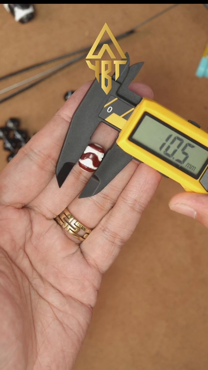 琉璃/树脂/塑料类红虎牙