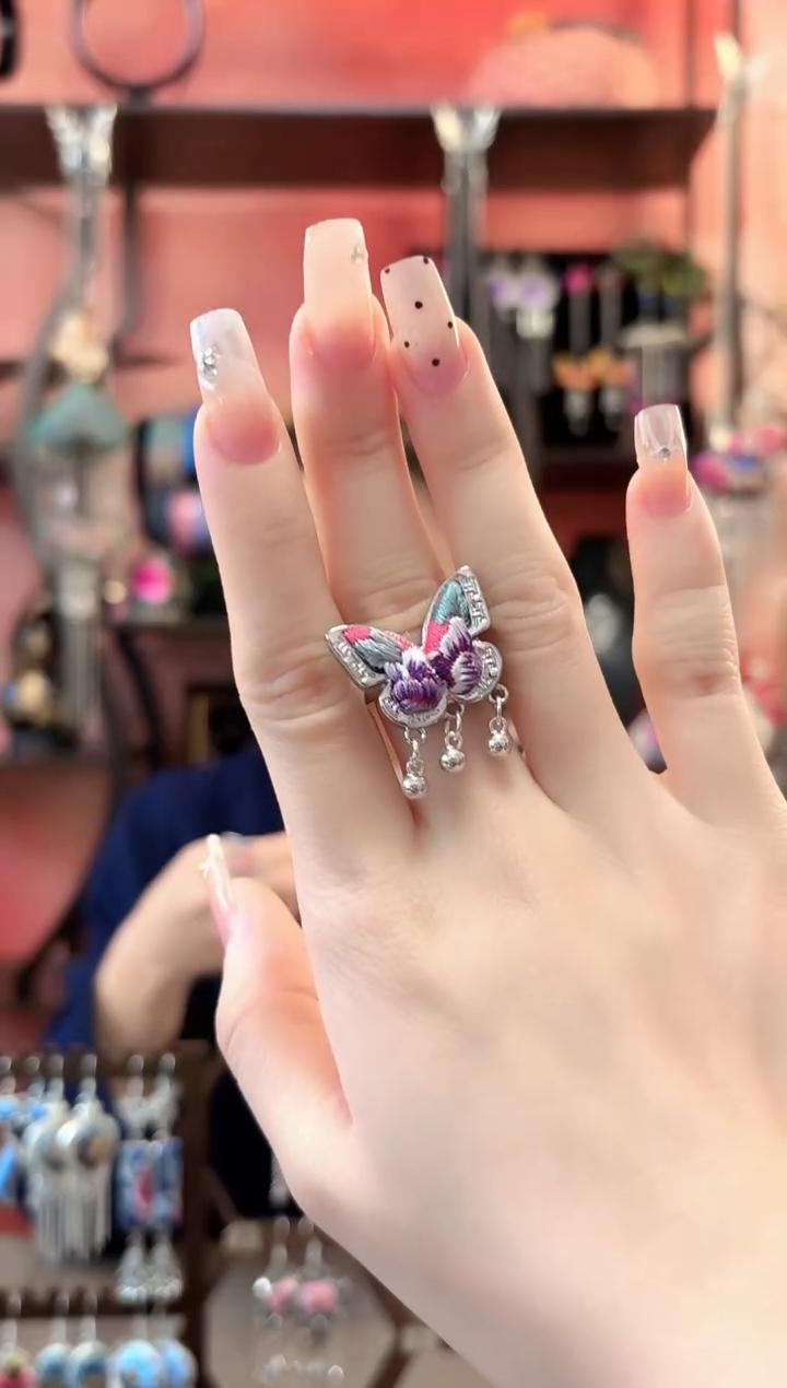 织绣云织谣民族风精美饰品 415