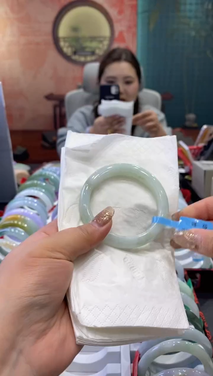 【闪购商品】翡翠手镯未镶嵌多人0011149