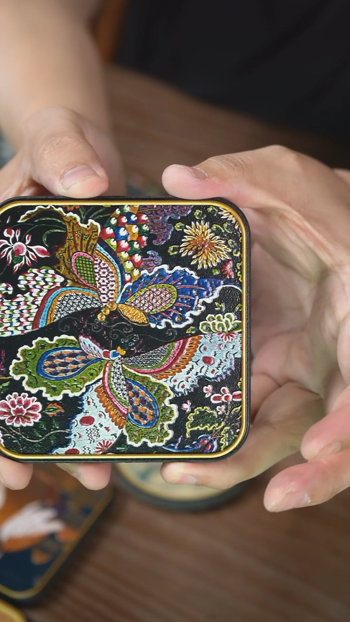 壹藏贰宝蝶恋花杯垫一片